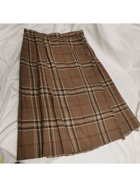 Vintage Highland Queen Wool Kilt Skirt Plaid Academia Made in Canada Medium